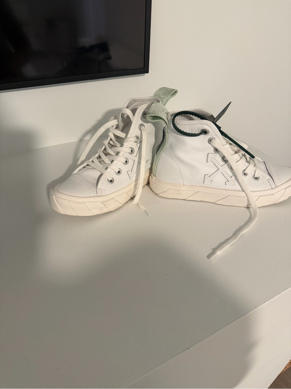Women’s OFF - White Vulcanized high top leather sneakers 7.5